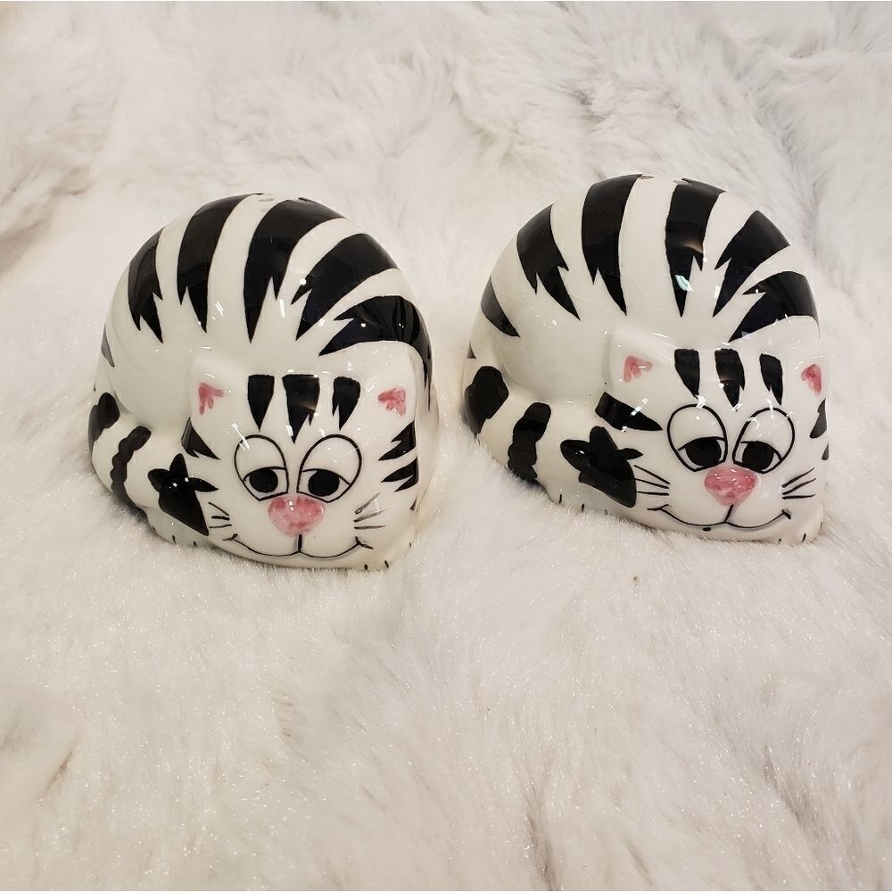 Cheshire Cat Salt & Pepper Shakers